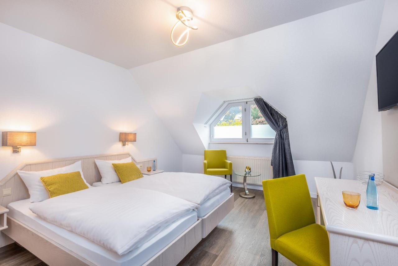 Hotel Zur Krone Meerbusch Exteriör bild