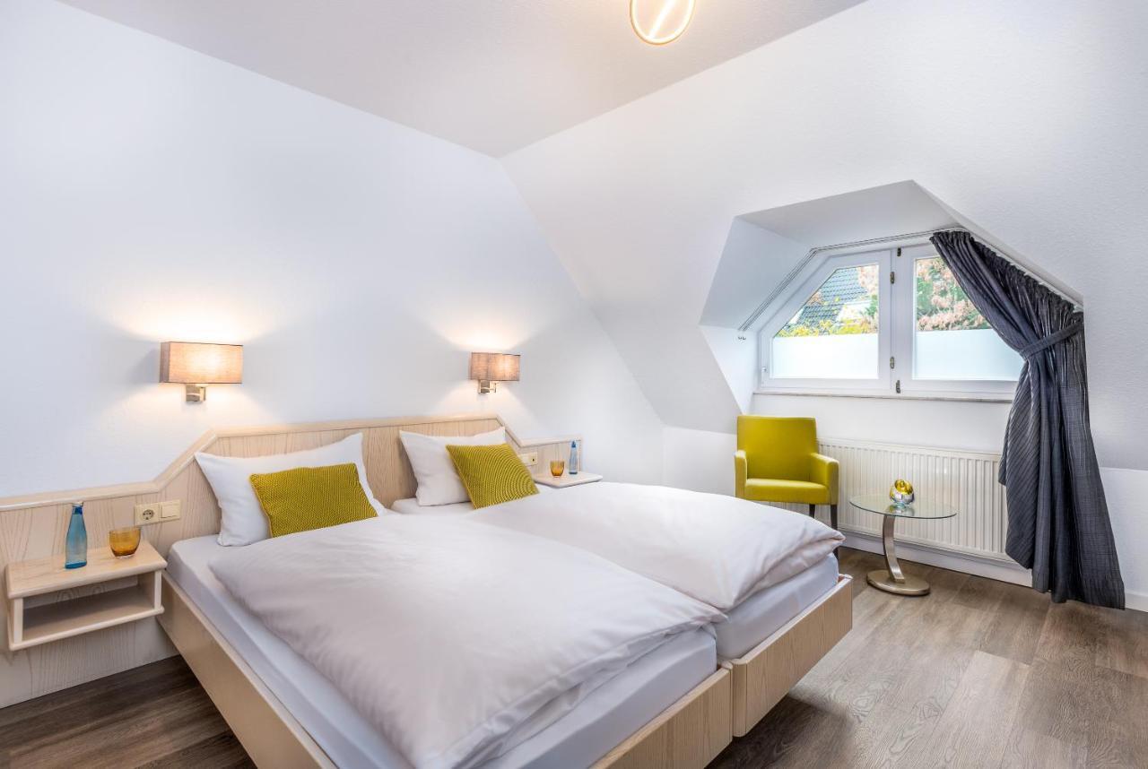 Hotel Zur Krone Meerbusch Exteriör bild