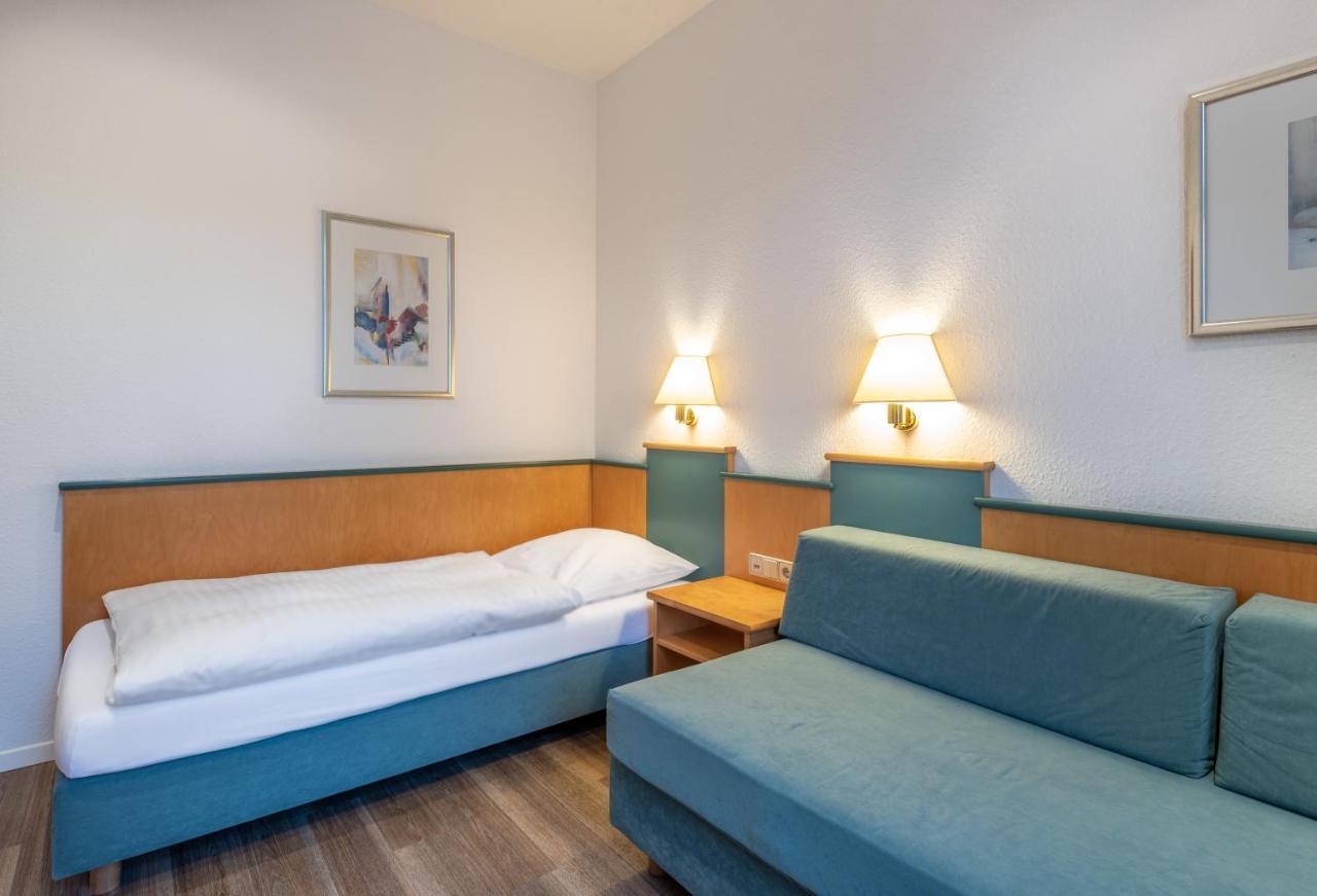 Hotel Zur Krone Meerbusch Exteriör bild
