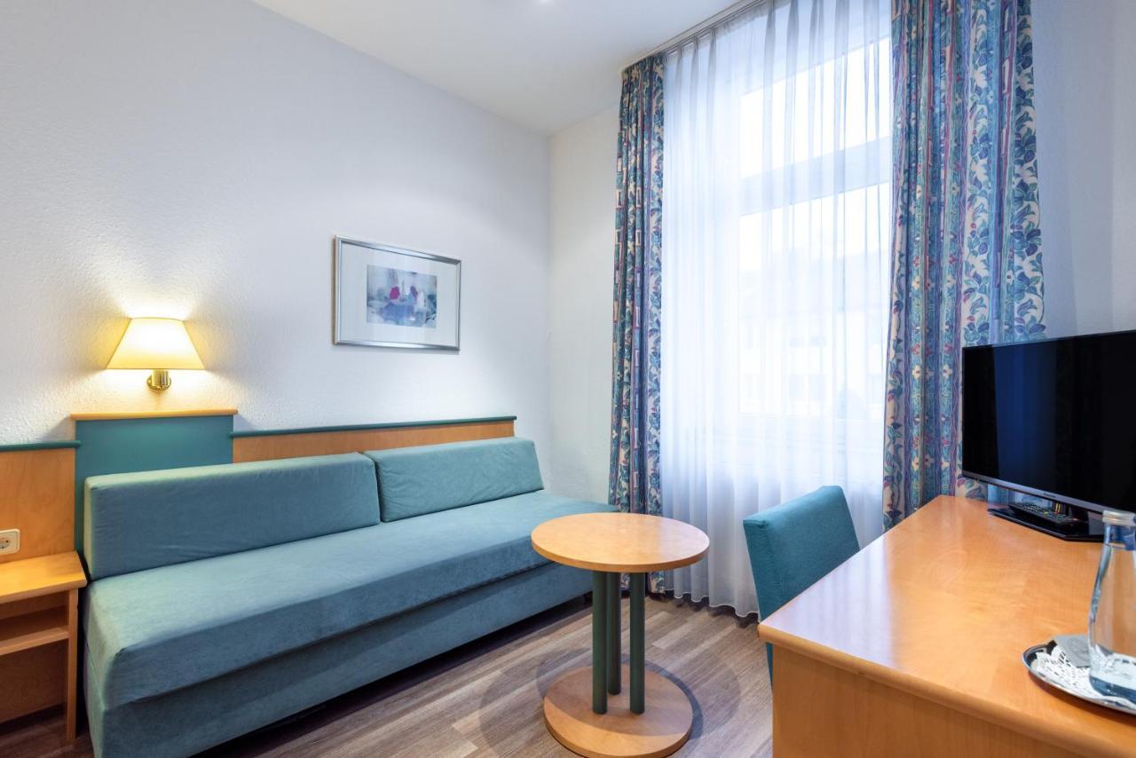 Hotel Zur Krone Meerbusch Exteriör bild