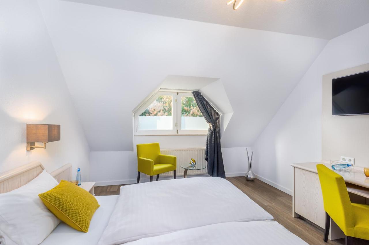 Hotel Zur Krone Meerbusch Exteriör bild